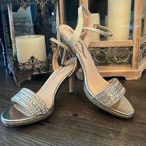 Nina Light Gold Women’s Embellished Sandals Size 8.5